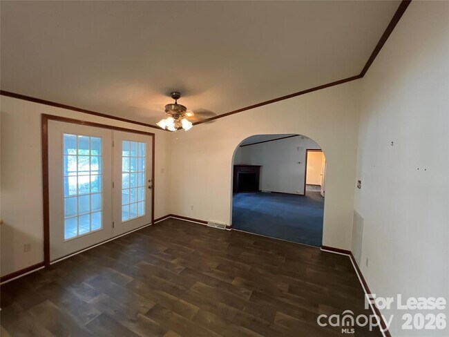 Building Photo - 447 Kemp Rd