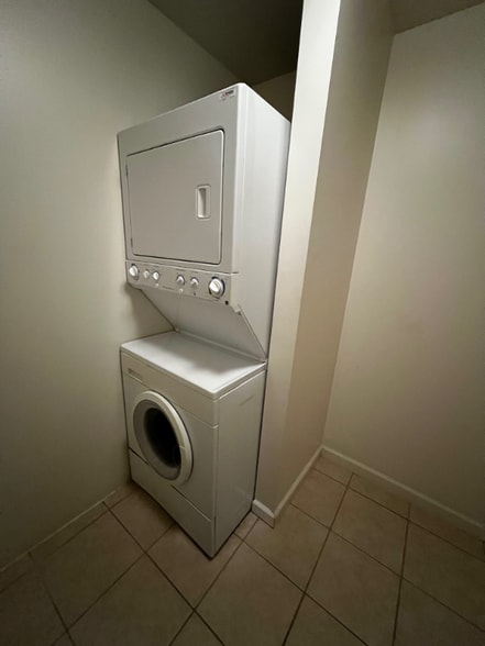 Building Photo - 15 Old Academy Rd