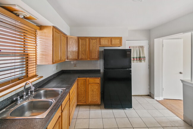 Building Photo - 805 N 22nd Ave
