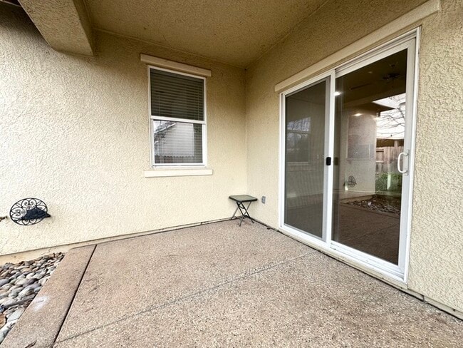 Building Photo - Spacious 3 bedroom 2 bath home in Rancho Cordova!!