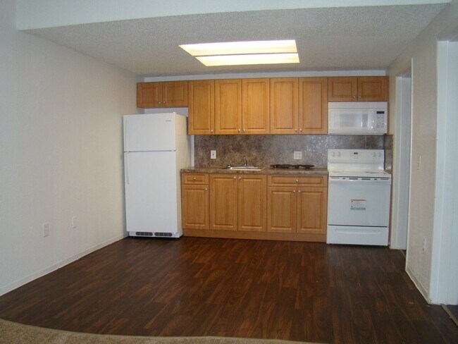 Building Photo - Limited-Time Offer: Get 1 Month FREE Rent ...