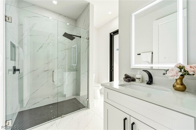 Building Photo - 922 NW 8th Terrace