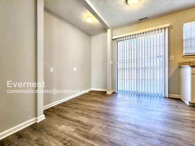 Building Photo - 13 Oak Grove Ct