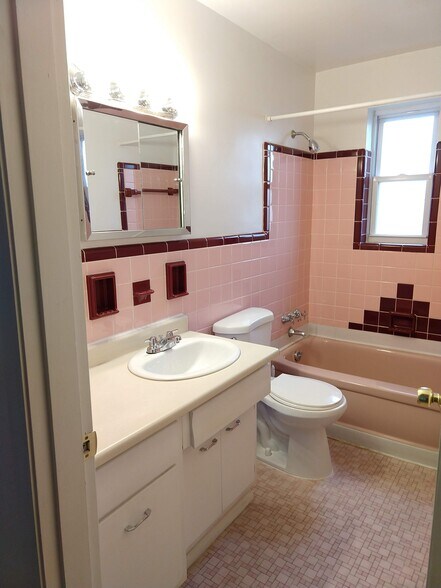 Building Photo - 5361 Plumridge Dr