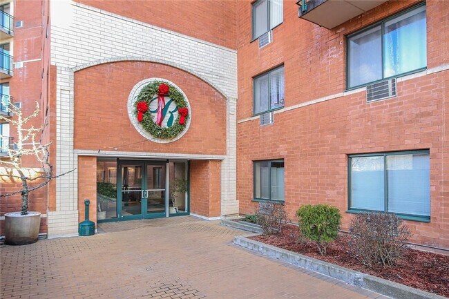 Building Photo - 123 Mamaroneck Ave