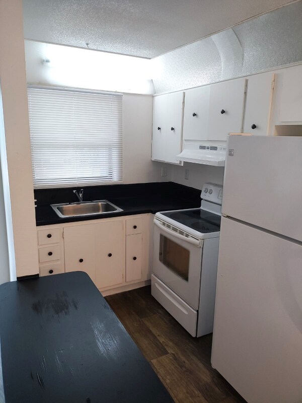 Building Photo - 4394 N Federal Hwy