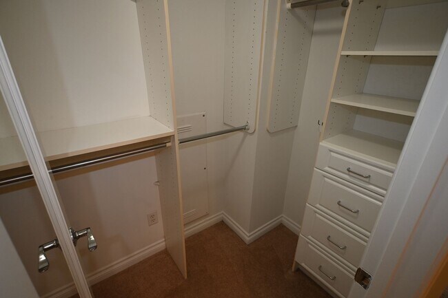 Building Photo - Spectacular Gated 3 Bed + Den, 2.5 Bath Townhouse in Newport Beach.