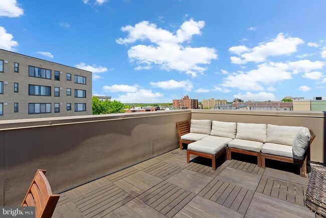 Building Photo - 3035 15th St NW