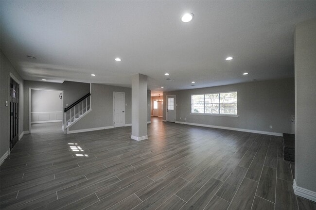 Building Photo - 7818 Beaufort Dr