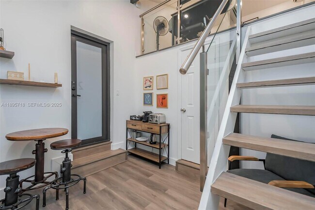 Building Photo - 870 NE 82nd St