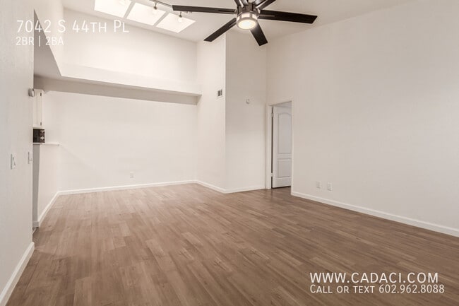 Building Photo - 7042 S 44th Pl