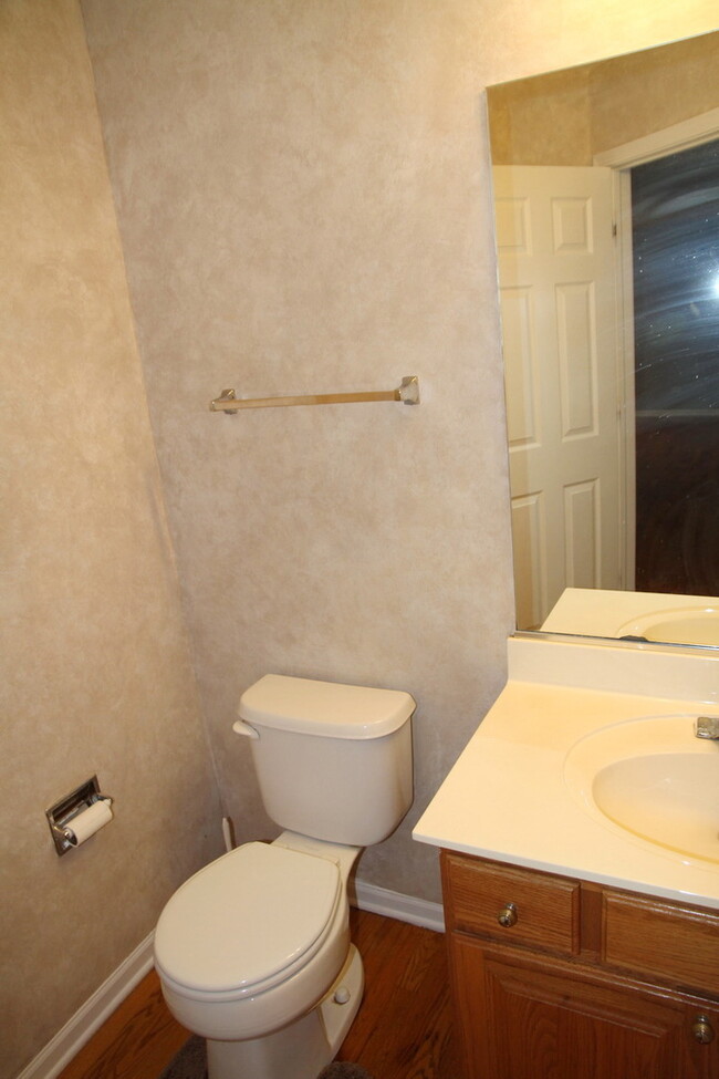Building Photo - 2723 Whitehall Ln