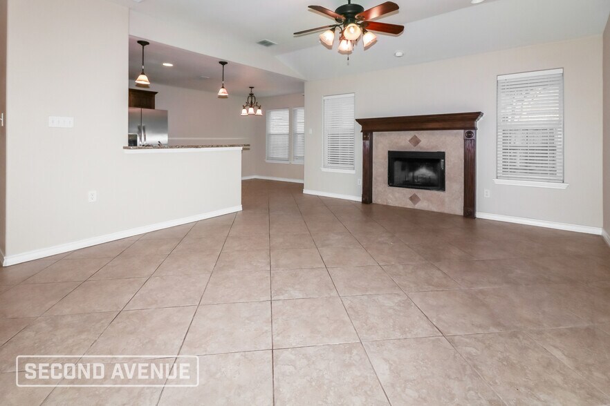 Building Photo - 3622 Garnet Ct