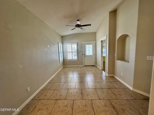 Building Photo - 5429 Francisco Roque Dr