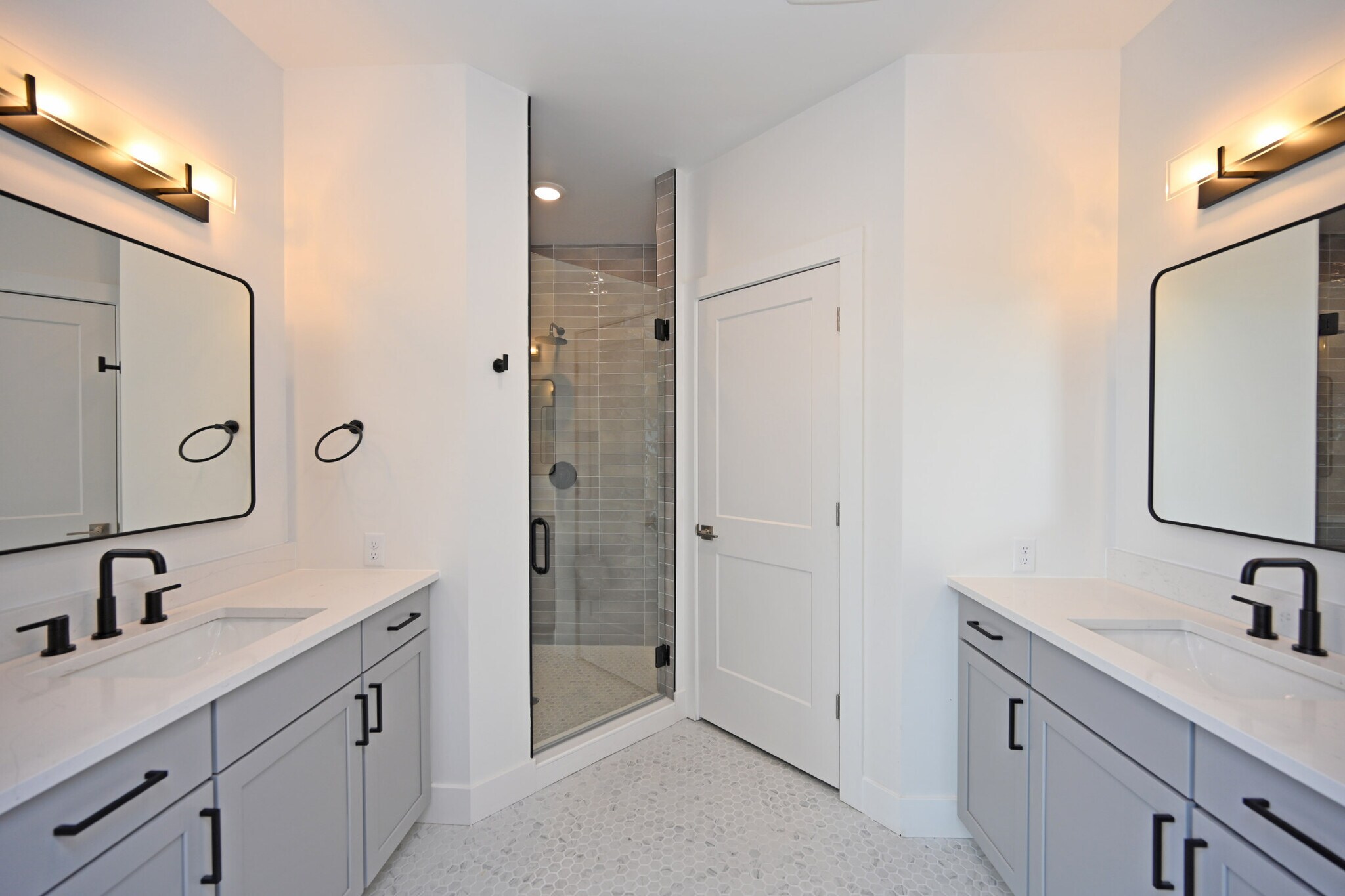 Master Bath - 617 Manhattan Blvd