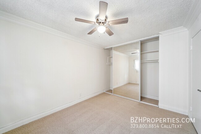 Building Photo - 7548 Hampton Ave