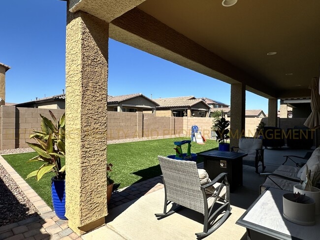 Building Photo - 6630 E Via Arroyo Largo