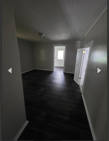 Primary Photo - 320 Ruby St