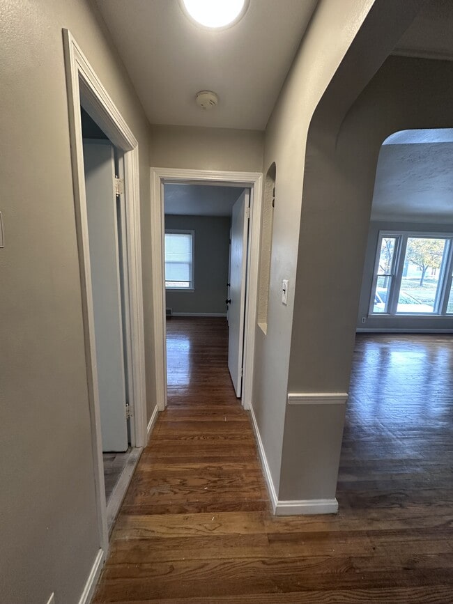 Building Photo - 1240 Avondale Rd