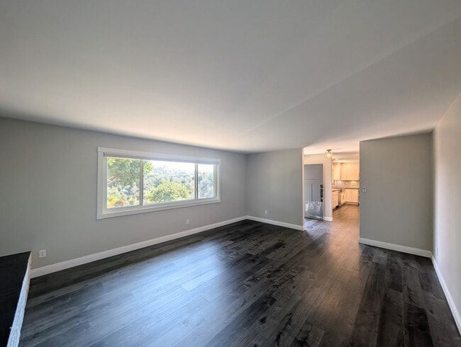 Building Photo - Great 3 Bedroom Ranch Style Home in North ...