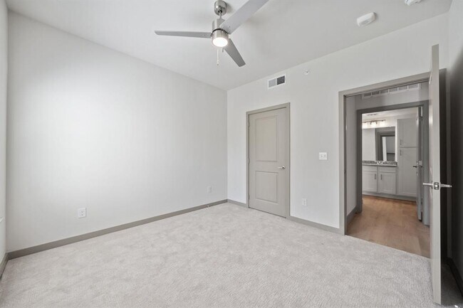 Building Photo - 691 Union Chapel Rd