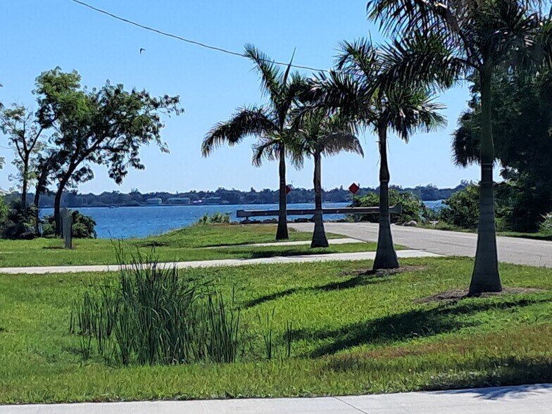 Building Photo - 1042-1056 Old Bridge Road