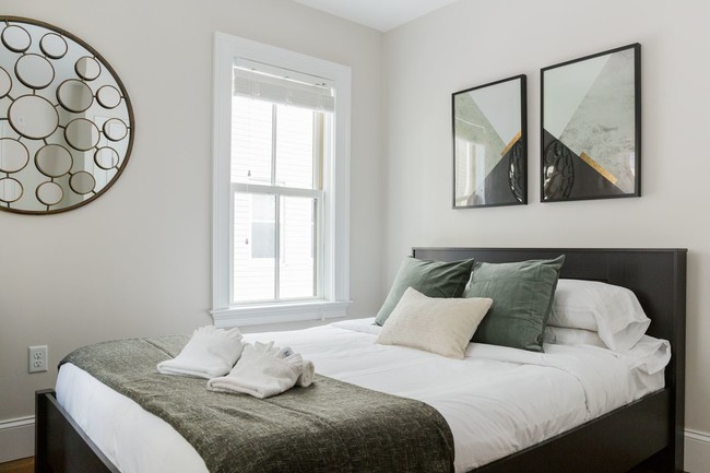 Building Photo - 126 Columbia Rd