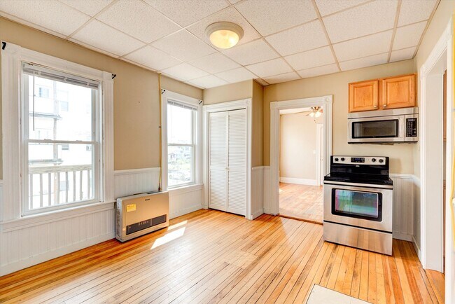 Building Photo - 475 Rimmon St