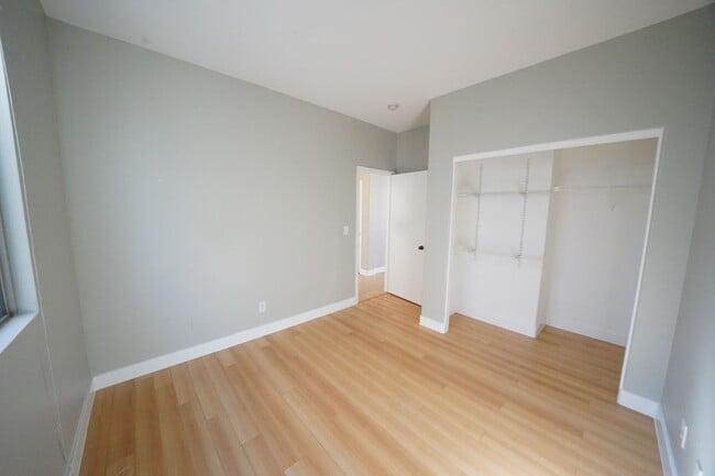 Building Photo - SHOWINGS AVAILABLE NOW