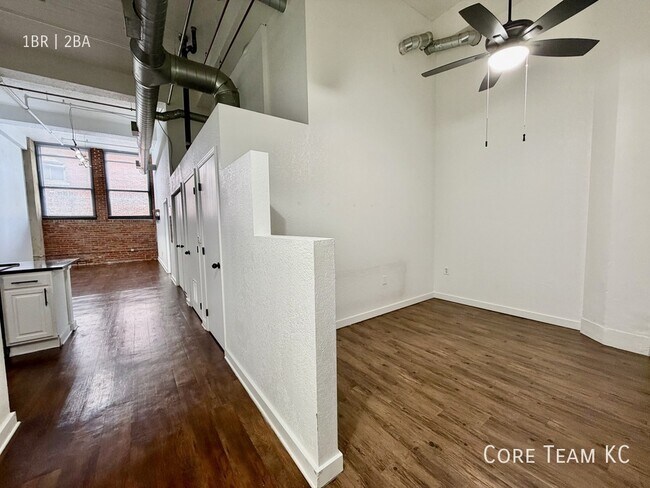 Building Photo - 934 Broadway Blvd