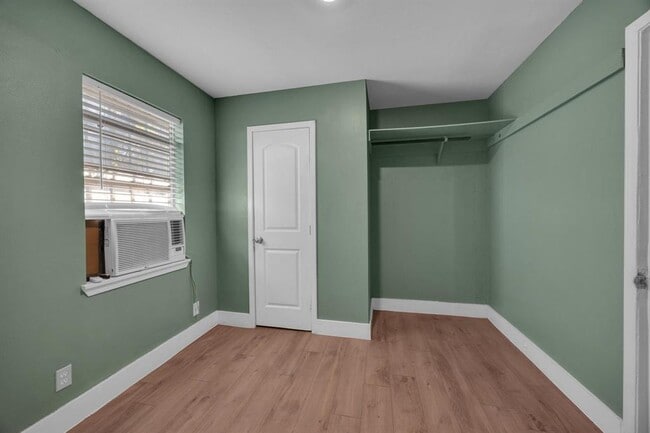 Building Photo - 1144 Northwestern Ave