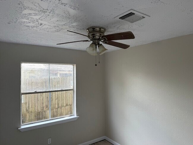 Building Photo - 16528 Monte Carlo Ln