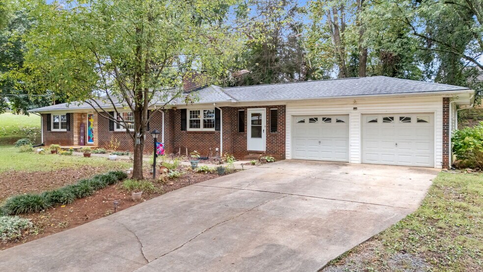 Building Photo - 5728 Nylon Dr