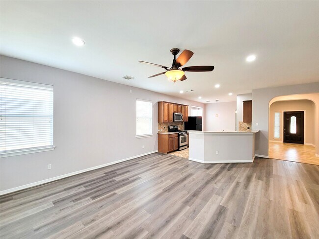 Building Photo - 17207 Mossbriar Ln