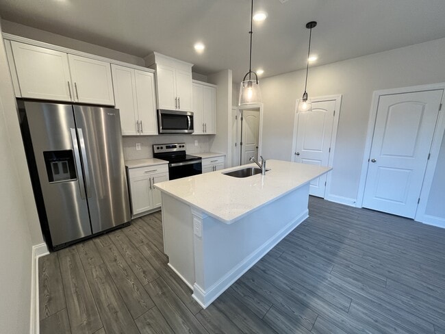 Building Photo - 204 Douglas Bend Rd