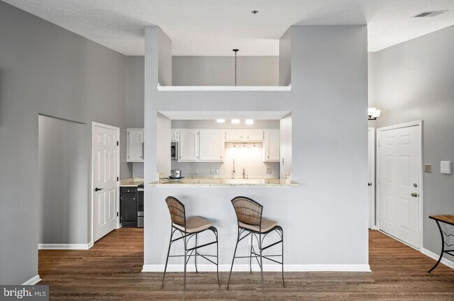 Building Photo - 611 Himes Ave
