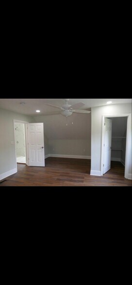 Building Photo - 875 Lexington Ave