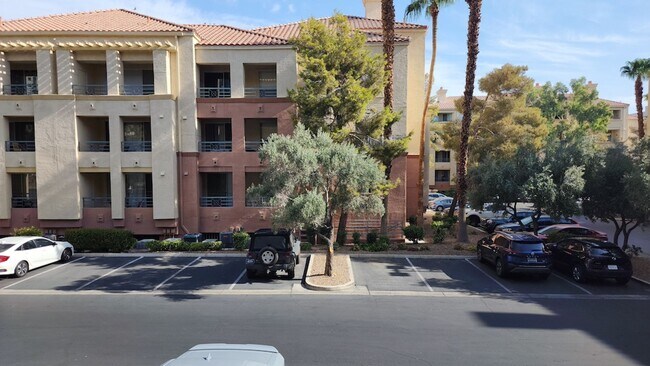 Building Photo - 270 E Flamingo Rd