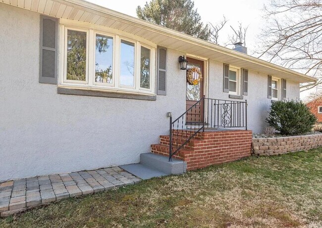 Building Photo - 735 Reckord Rd