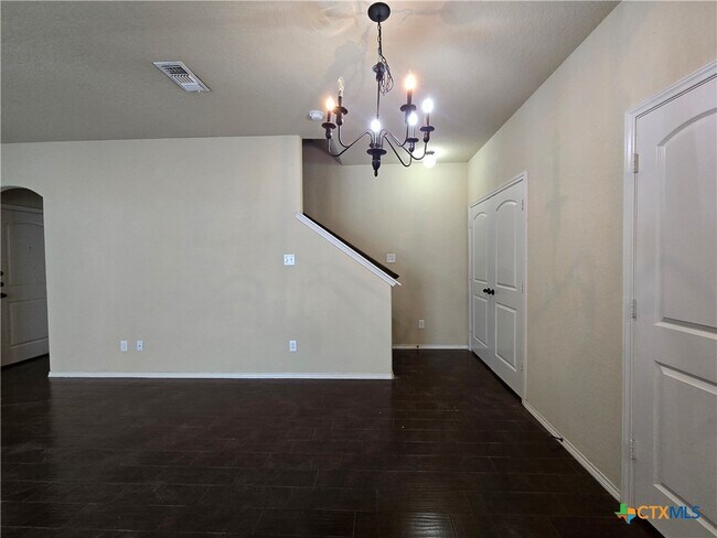 Building Photo - 292 Rosalie Dr