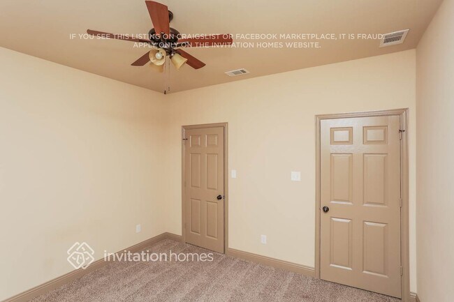 Building Photo - 405 E Aimee St