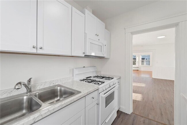 Building Photo - 19 Vale St