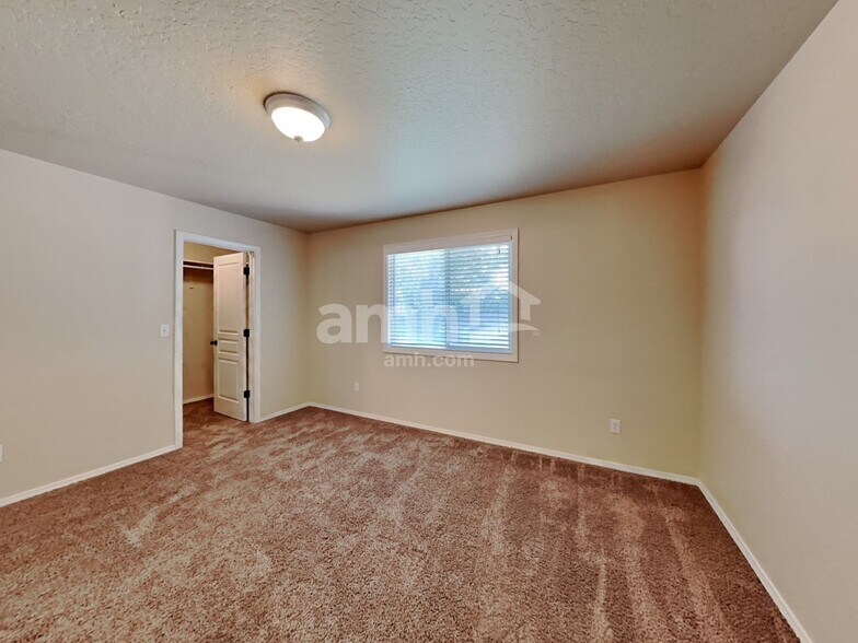Building Photo - 3720 Bismark Ave