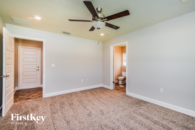 Building Photo - 602 Bradley Way