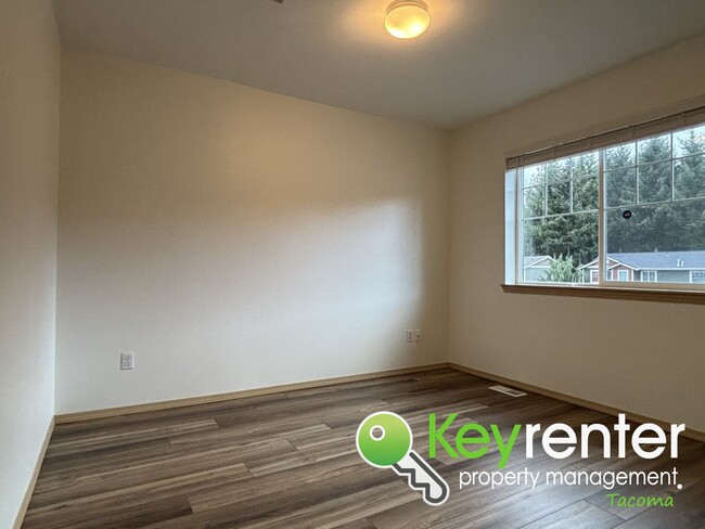 Building Photo - $200 Off First Month’s Rent - Beautiful Ho...