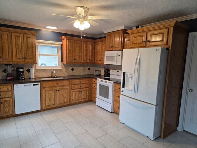 Building Photo - 1318 Maple Leaf Ct