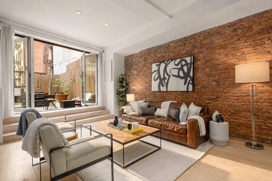 Building Photo - 354 Bowery-SI ID1035006P