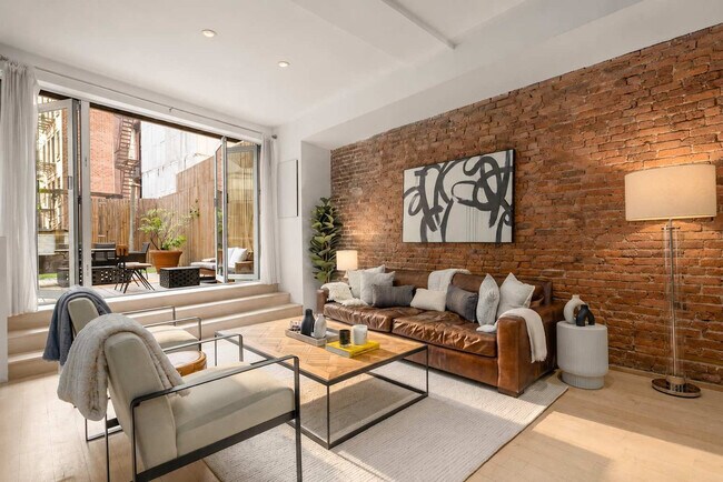 Building Photo - 354 Bowery-SI ID1035006P