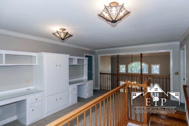 Building Photo - Beautiful Brick Home for Rent – Spacious, Bright & Welcoming