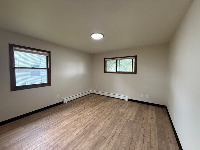 Building Photo - 207-211 Maple Street